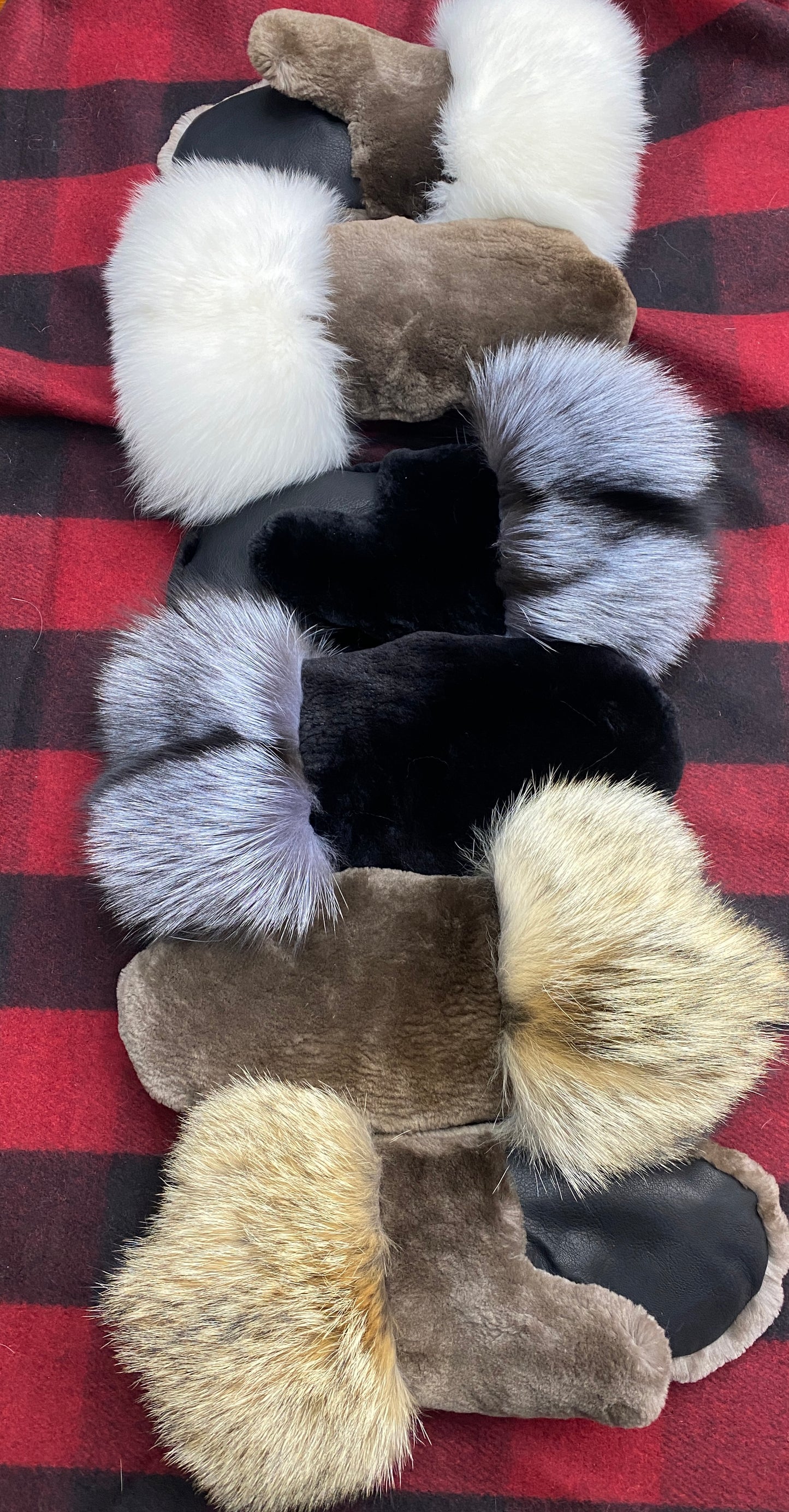 Sheared Beaver Short Mittens